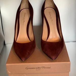 Like New Gianvito Rossi Royale Burgundy Suede Heels 105mm, Size 38 - Worn Once